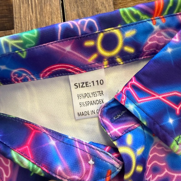 Kids Tropical Flamingo & Neon Lights Short-Sleeve Button Down Shirts - Size 5/6 - Picture 3 of 6